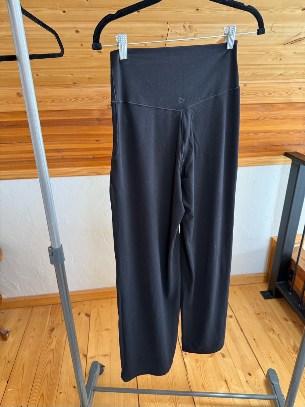 Aerie Black Wide-Leg Pull-On Yoga Pants - Picture 2 of 3